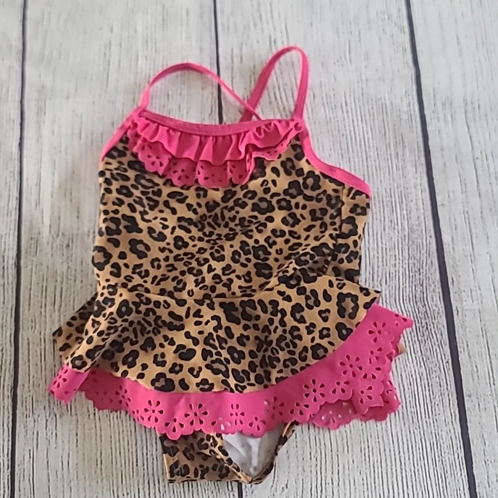 Bathing suits - Picture 3 of 4